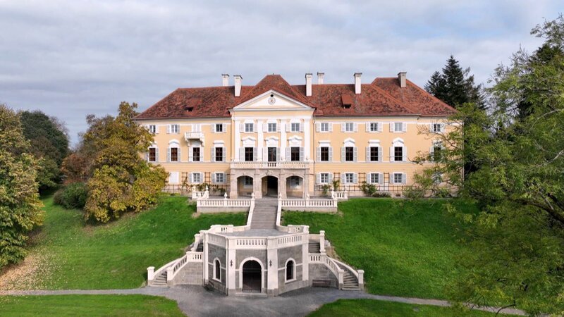 Schloss Halbenrain. – Bild: ORF/​RAN FILM /​ ZDF und ORF/​RAN FILM