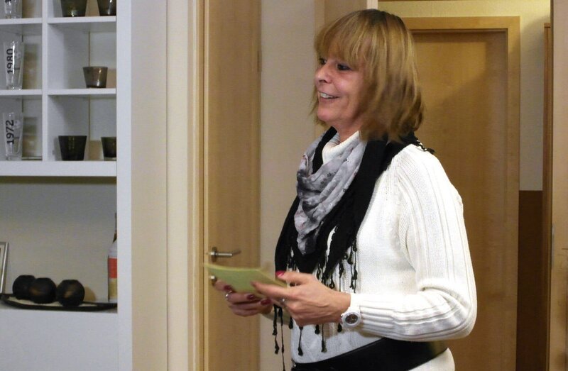 Tauschmutter Anke verkündet die Regeländerung – Bild: RTL II