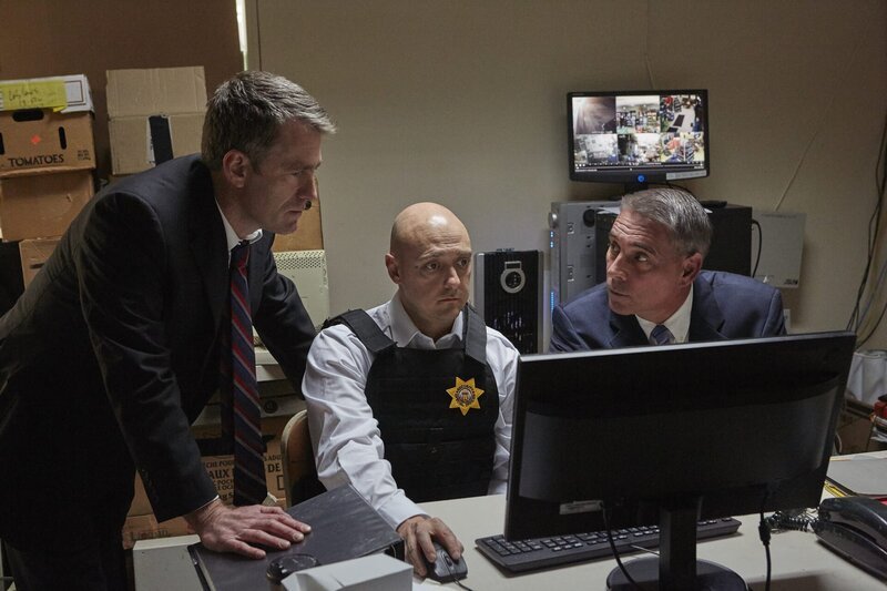 Detective Burrell; Detective Lane – Bild: Arrow International Media/​ Saloon Media