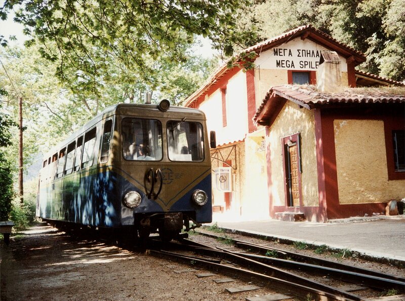 SWR Fernsehen EISENBAHN-ROMANTIK , „Mit der Zahnradbahn durch den Peloponnes“, am Montag um 14:15 Uhr. Die Zahnradbahn von Kalavrita. – Bild: SWR