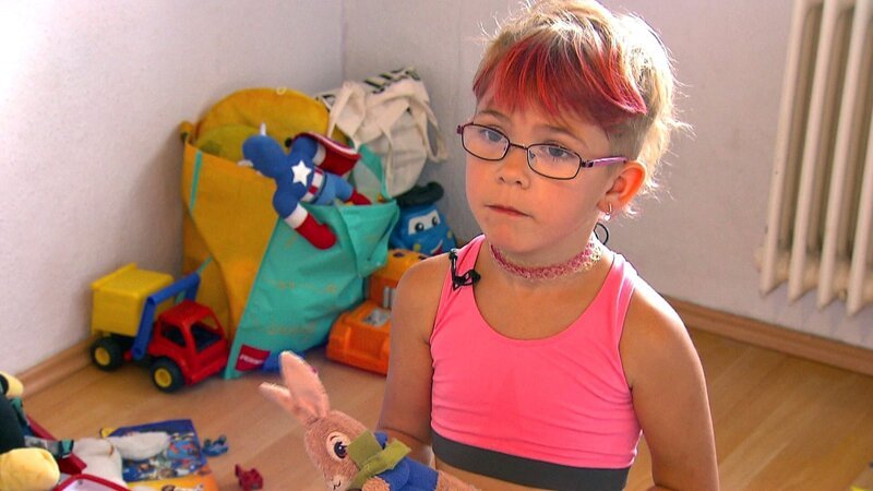 Das Zimmer Tarja (5) ist von Schimmel befallen. – Bild: RTLZWEI