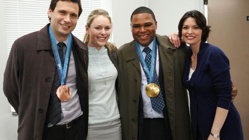 Jeremy Sisto (l.), Anthony Andersen und Alana De La Garza (r.) mit Gaststar Lindsey Vonn. – Bild: RTL
