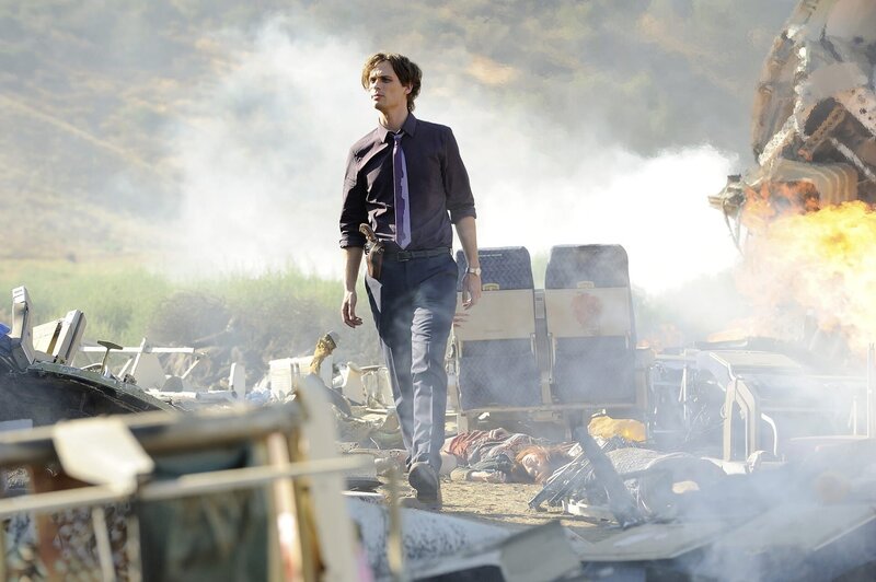 Als in Colorado ein Passagierflugzeug abstürzt, muss das Team um Reid (Matthew Gray Gubler) dorthin reisen, um herauszufinden, wie das geschehen konnte … – Bild: PLURIMEDIA (ABC Studios /​ Colleen Hayes)