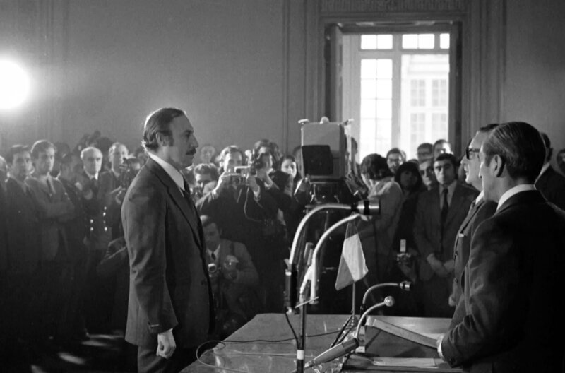 Orlando Letelier, Innenminister von Chile, während der letzten Kabinettssitzung der Unidad del Pueblo am 9. August. – Bild: Armindo Cardoso/​Biblioteca Nacional de Chile