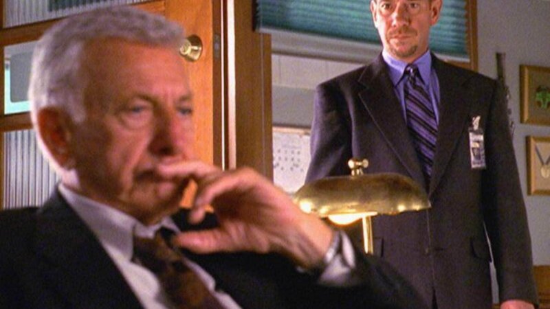 Wie kann Garret (Miguel Ferrer, r.) den von ihm respektierten Dr. Gelber (Jack Klugman) überzeugen, endlich in den Ruhestand zu treten? – Bild: RTL /​ NBC Universal