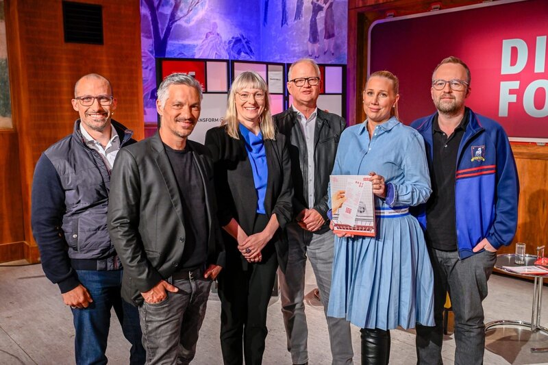 Dietmar Csitkovics (Bürger*innenrat Medien und Demokratie), Faris Rahoma („Report“), Gisela Reiter (Kommunikationswissenschafterin, FH Wien), Klaus Unterberger, Andrea Eder (ORF Religion & Ethik), Roland Gratzer (FM4). – Bild: ORF/​Thomas Jantzen