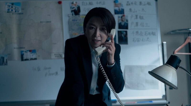 Die Taskforce-Chefin Nagata (Miki Maya) möchte den Yakuza das Handwerk legen. – Bild: HBO Max/​Fifth Season, LLC