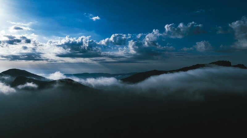 Manche Berge auf Sardinien sind mehr als 1800 Meter hoch. – Bild: NDR/​Felix Korfrmann