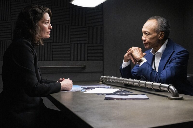 FBI SAC Isobel Castille (Alana De La Garza, l.); Fernando Perez (Paul Calderon, r.) – Bild: CBS Broadcasting, Inc.