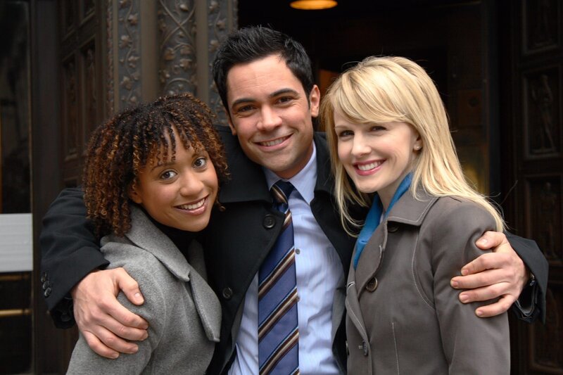 Lilly Rush (Kathryn Morris, r), Scotty Valens (Danny Pino, m), Kat Miller (Tracie Thoms, l) – Bild: Warner Bros. Television