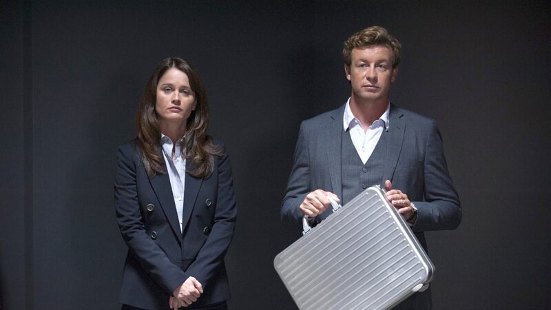 L-R: Teresa Lisbon und Patrick Jane. – Bild: PLURIMEDIA (Warner Bros Entertainment Inc.)