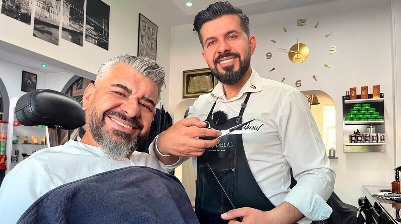 Abdulhalim Burulday und Yusuf Burulday - Besitzer Barbershop Salon Delal in Kiel-Gaarden. – Bild: NDR Abdulhalim Burulday und Yusuf Burulday - Besitzer Barbershop Salon Delal in Kiel-Gaarden. – Bild: NDR