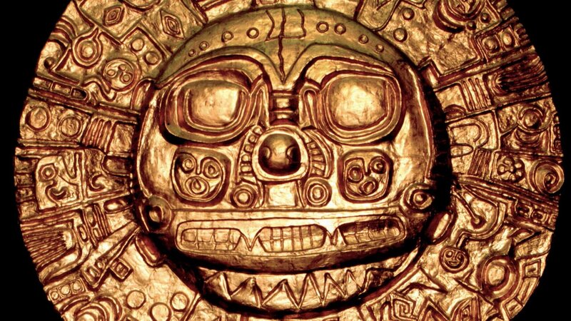 Antikes goldenes Originalrelikt aus der Inkazeit, das den Sonnengott darstellt, Lima, Peru – Bild: HISTORY /​ A+E Networks