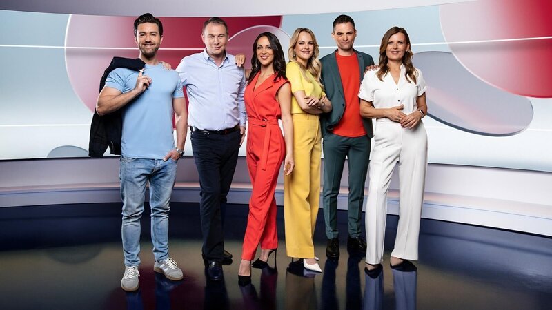 v.li.: Alex Kratki, Meinrad Knapp, Manuela Szinovatz, Sophie Marie Werner, Wolfgang Schiefer, Jenny Laimer-Schiefer – Bild: ProsiebenSat1Puls4 v.li.: Alex Kratki, Meinrad Knapp, Manuela Szinovatz, Sophie Marie Werner, Wolfgang Schiefer, Jenny Laimer-Schiefer – Bild: ProsiebenSat1Puls4