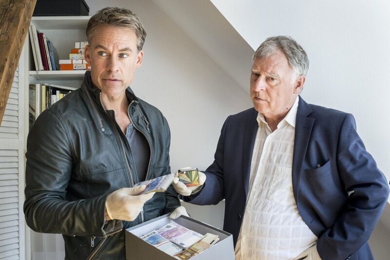 Jan Maybach (Marco Girnth, l.); Hajo Trautzschke (Andreas Schmidt-Schaller, r.) – Bild: ZDF Lizenzbild frei