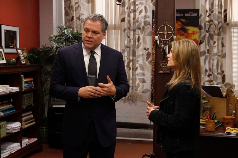 L-R: Vincent D’Onofrio als Detective Robert Goren, Kathryn Erbe als Detective Alex Eames. – Bild: 13th Street