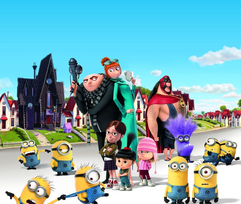 „Ich – Einfach unverbesserlich 2“, Gru hat dem Bösen abgeschworen und kümmert sich liebevoll um seine drei Adoptivtöchter. Bis eines Tages Top-Agentin Lucy Wilde von der Anti-Verbrecher-Liga (AVL) auftaucht und ihn kurzerhand entführt. Grus Hilfe als Ex-Bösewicht wird benötigt, um einem fiesen Superschurken das Handwerk zu legen. Dieser hat ein Serum entwickelt, dass jedes noch so sanftmütige Wesen in ein unbesiegbares Monster verwandelt. Als plötzlich unzählige Minions verschwinden, ist es an Gru und Lucy, die Welt zu retten! – Bild: ORF 1