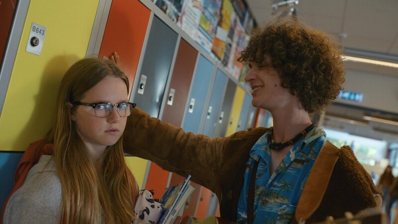 Floor (Bobbi Mulder) ist genervt von Nicolai (unbekannt). – Bild: NDR/​NL Film