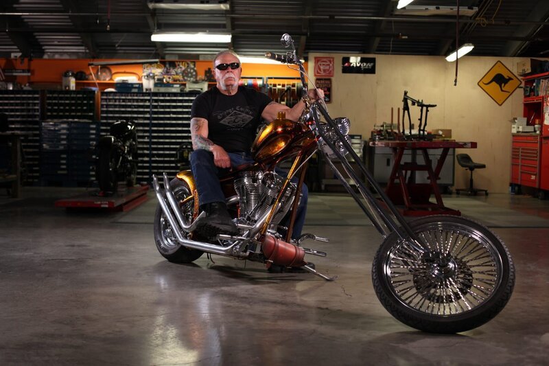 Paul Teutul, Sr. sits on a motorcycle at Orange County Choppers. (wide shot) – Bild: Discovery Channel /​ Discovery Communications LLC