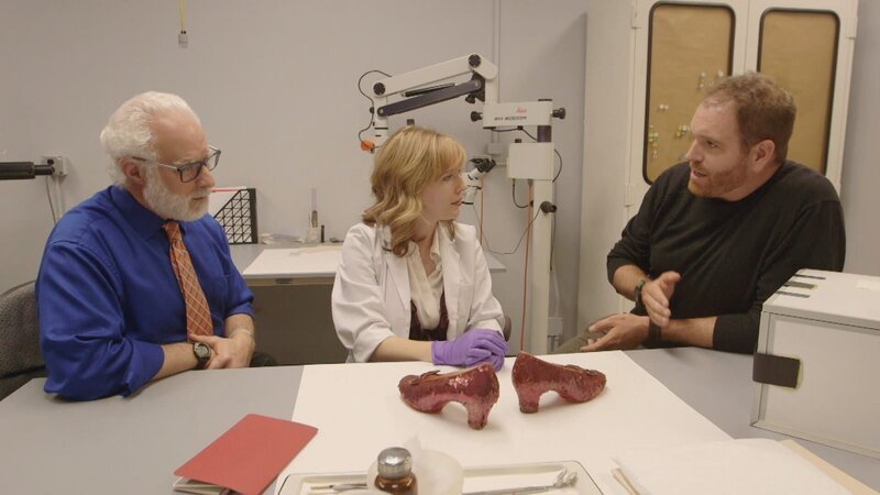 Josh Gates macht sich in dieser Folge auf die Suche nach wertvollen Requisiten des Kassenschlagers, denn die rubinroten Slipper, die Schauspielerin Judy Garland während der Dreharbeiten trug, wurden 2005 aus einem Museum in Minnesota gestohlen. – Bild: Warner Bros. Discovery