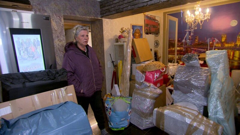 Silvia und Harald planen eine Klamottenboutique und einen Tattooladen in der Türkei. Doch ein kleinerer Sprinter sorgt für Probleme beim Transport. – Bild: RTLZWEI