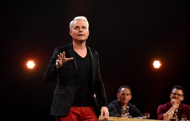 Guido Cantz (vorne) – Bild: ORF/​E&A/​Hubert Mican