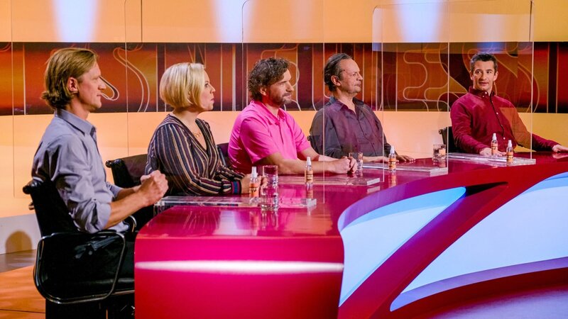 Gery Seidl, Katharina Straßer, Martin Puntigam, Leo Lukas, Omar Sarsam. – Bild: ORF/​Günther Pichlkostner