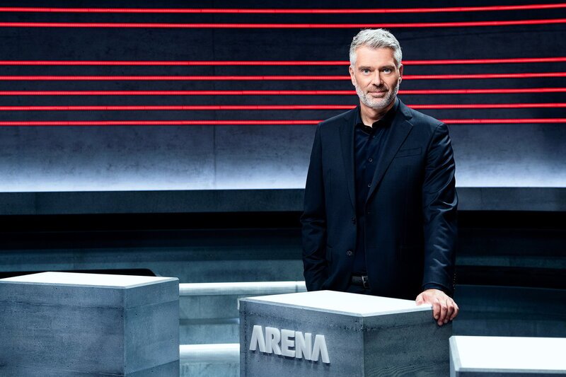 Sandro Brotz Moderator Arena – Bild: SRF1 Sandro Brotz Moderator Arena – Bild: SRF1
