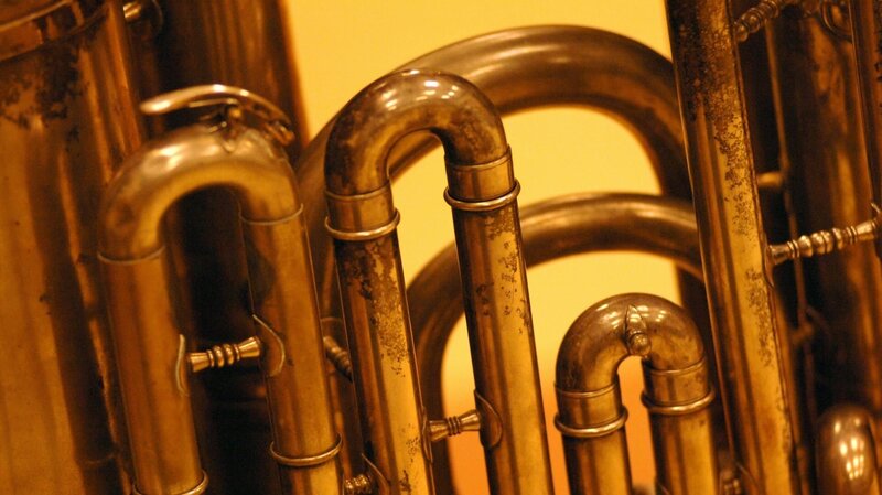 Cross section of brass musical instrument. – Bild: Ingram Publishing /​ Getty Images/​Ingram Publishing /​ ThinkstockPhotos-122571226