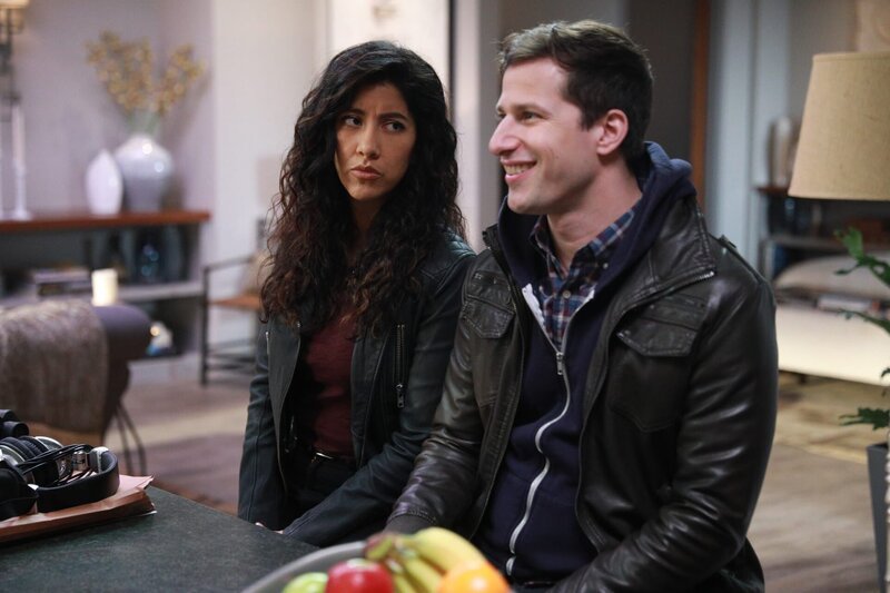 Rosa Diaz (Stephanie Beatriz, l.); Jake Peralta (Andy Samberg, r.) – Bild: NBCUniversal Media, LLC /​ Jordin Althaus