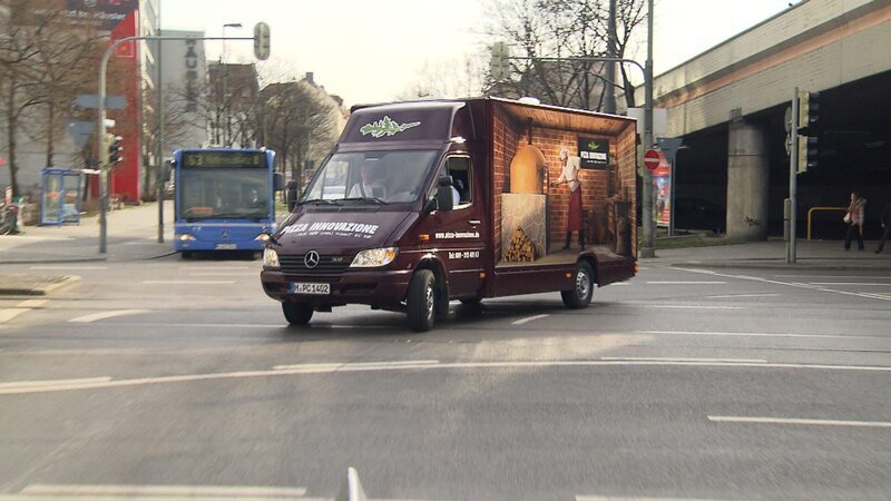 Mit dem Foodtruck unterwegs – Bild: Spiegel TV