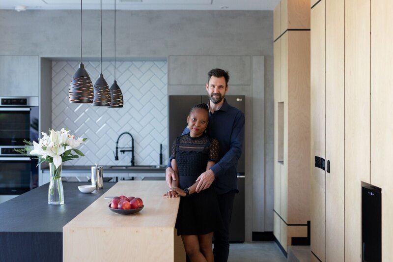 Davi und Matt im Traumhaus. – Bild: RTL /​ Matt Gamble