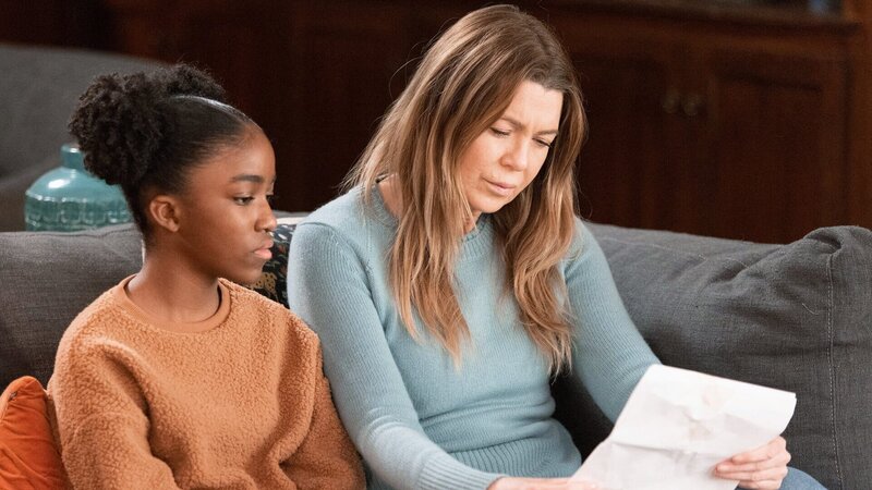 Mutter und Tochter: (v.li.) Aniela Gumbs als Zola Grey Shepherd, Ellen Pompeo als Dr. Meredith Grey – Bild: SRF/​ABC Studios
