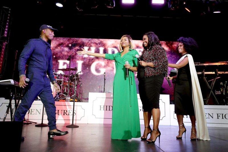 L-R: Pharrell Williams, Katherine G. Johnson (Taraji P Henson), Dorothy Vaughan (Octavia Spencer), Mary Jackson (Janelle Monae) – Bild: PLURIMEDIA (Twentieth Century Fox France / Chernin Entertainment / Levantine Films / Fox 2000 Pictures) L-R: Pharrell Williams, Katherine G. Johnson (Taraji P Henson), Dorothy Vaughan (Octavia Spencer), Mary Jackson (Janelle Monae) – Bild: PLURIMEDIA (Twentieth Century Fox France / Chernin Entertainment / Levantine Films / Fox 2000 Pictures)
