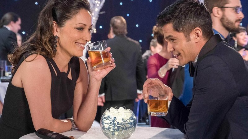 Dr. Audrey Lim (Christina Chang) und Dr. Neil Melendez (Nicholas Gonzalez) – Bild: MG RTL D /​ Sony Pictures Television Inc. and Disney Enterprises, Inc.