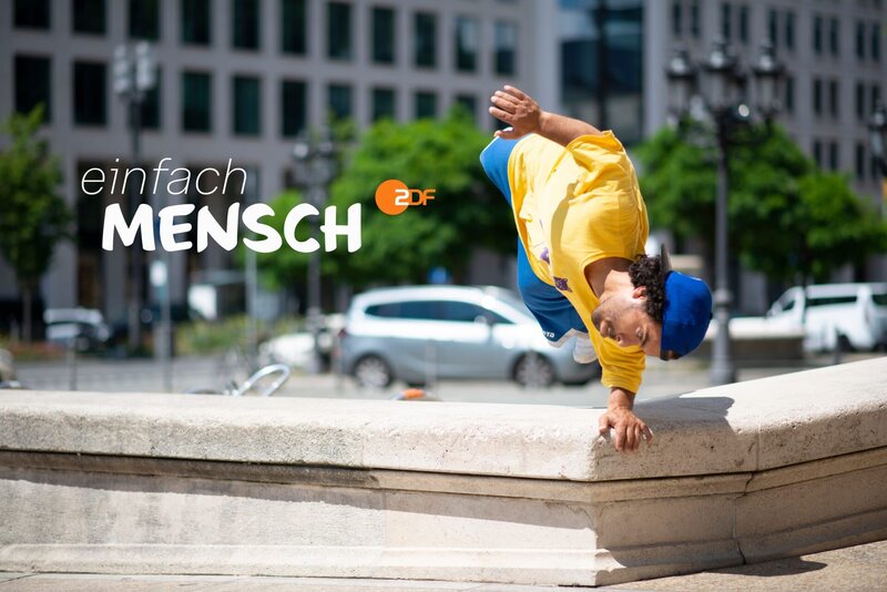 Logo: „einfach Mensch“ – Bild: ZDF und JTK Picturegraphie