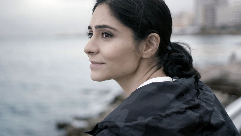 Pegah Ferydoni ist unterwegs in Beirut und trifft dort die Journalistin, Autorin und TV-Moderatorin Joumana Haddad – eine der einflussreichsten Frauen der arabischen Welt. – Bild: SWR