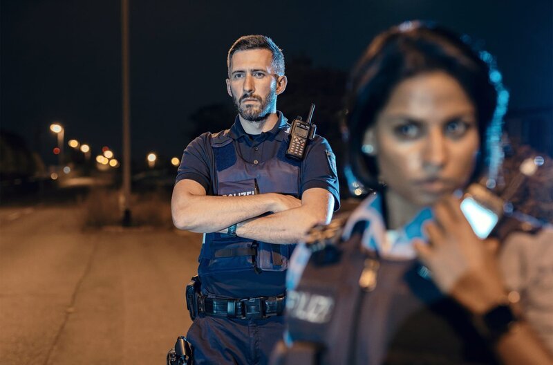Das Polizei-Team auf der Suche nach dem Täter: Anja Ramesh und Paul Wiens. – Bild: SWR/​Christian Mader