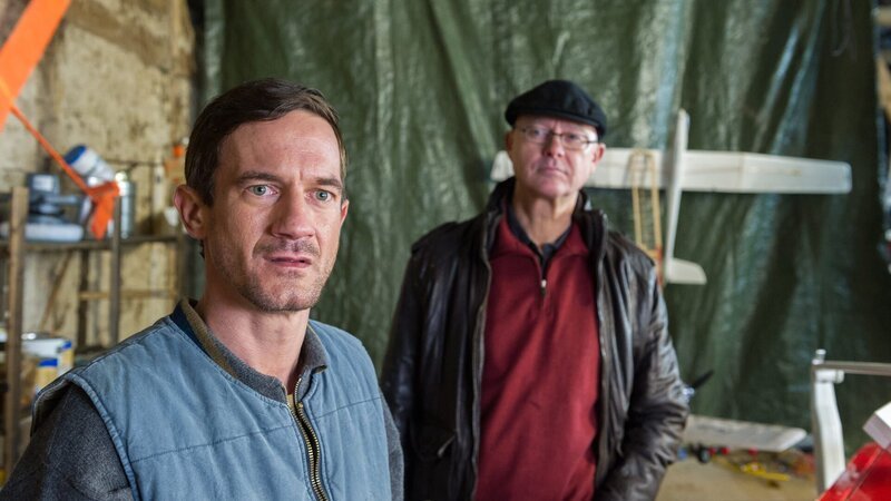 Karl Wagner (Sönke Möhring, l.) und Thomas Oppler (Bernd Stempel, r.). – Bild: ZDF