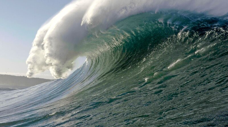 Welle, Nazaré, Portugal – Bild: phoenix/​ZDF/​BBC