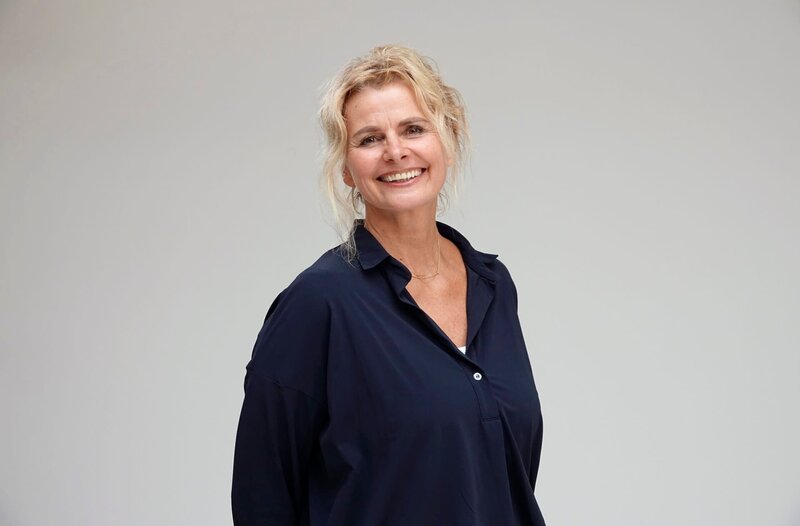 Die Künstlerin und Schokoladen-Liebhaberin Tanja Hoffmann wird Koch Ali bekochen. – Bild: HR