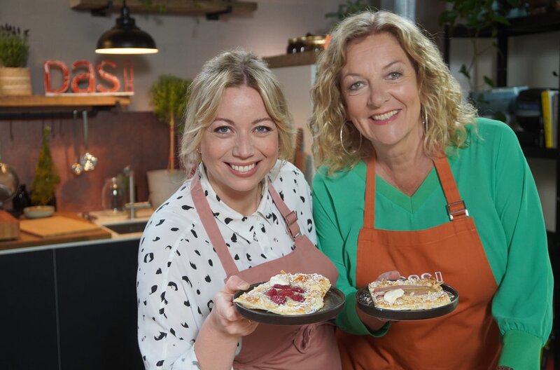Zora Klipp (l.) und Bettina Tietjen (r.). – Bild: NDR/​Florian Kruck
