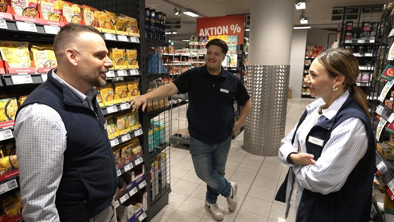 Yusuf (li.), Miguel und Alessia – Bild: RTLZWEI, Brot & Butter Entertain