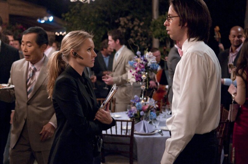 (v.l.n.r.) George Takei (George Takei); Uda Bengt (Kristen Bell), Roman DeBeers (Martin Starr) – Bild: 2009 Starz Entertainment, LLC /​ Colleen E. Hayes