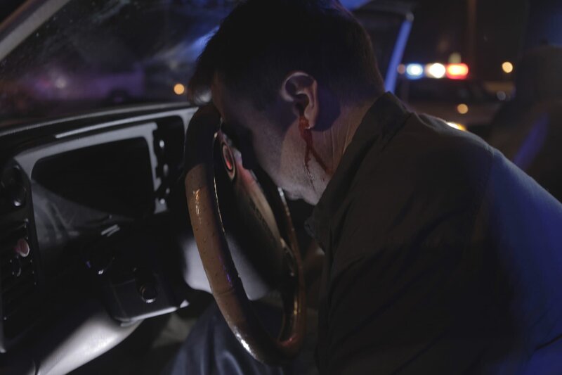 Der zweifache Vater William Alford (Eric Hunter) wird erschossen in der Nähe eines Stripklubs aufgefunden. Schnell hat Lt. Joe Kenda viele Verdächtige, doch alle schweigen … – Bild: Jupiter Entertainment