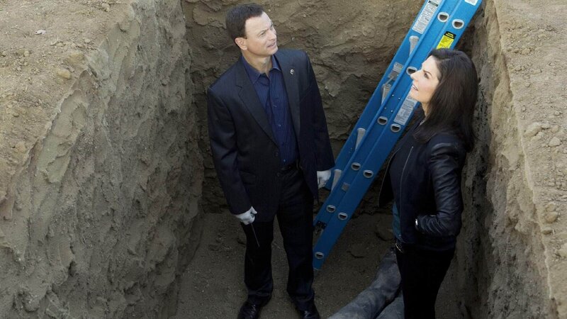 Det. Mac Taylor (Gary Sinise) und Det. Jo Danhill (Sela Ward) – Bild: RTL /​ CBS
