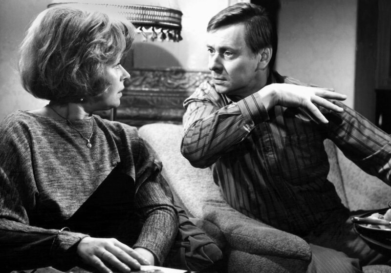 Carl-Heinz und Annemarie Dosse (Günter Junghans, Karin Schröder). – Bild: rbb/​DRA