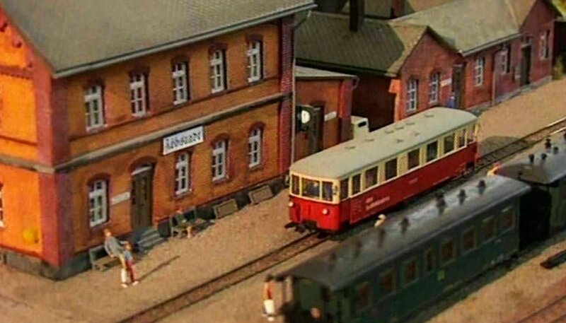 Bahnhof Jöhstadt der Pressnitztalbahn im Modell. – Bild: SWR