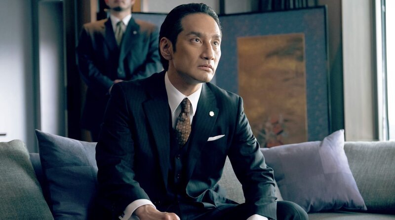 Shinzo Tozawa (Ayumi Tanida) ist das Oberhaupt eines weiteren Yakuza-Clan und setzt auf Expansion. – Bild: rbb/​HBO Max/​Fifth Season, LLC/​James Lisle