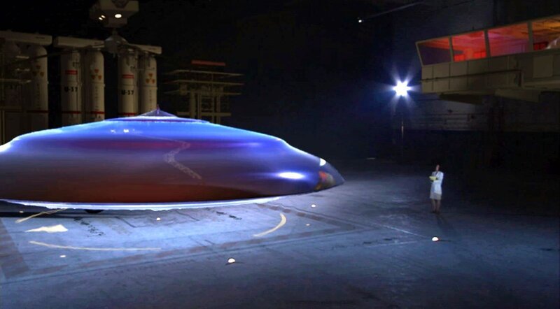 Ufo Files Alien Engineering Part 1, Ufo Files Alien Technologie Live Action and CGI Animations combine to create the impression that a scientist is observing a recovered alien flying saucer. – Bild: Workaholic Productions, Inc.
